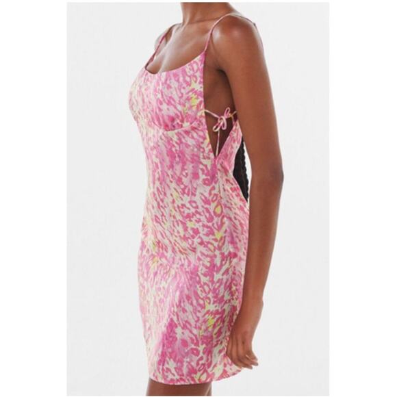 Bershka Silk Like Pink Printed Spaghetti Strap Bodycon Mini Dress Medium - Picture 1 of 12